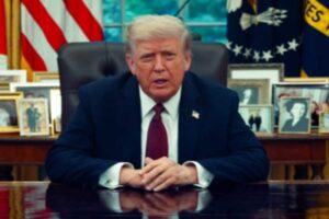 Trump promete novas tarifas de 10% após decisão