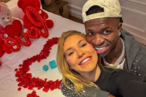 Na Sapucaí, Virgínia Fonseca faz homenagem a Vini Jr