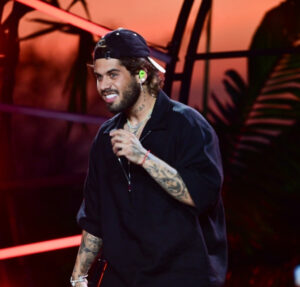 Zé Felipe desiste de viagem à Disney com os filhos e opta por destino no Brasil