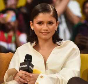 Detalhe na mão de Zendaya levanta boatos de casamento com Tom Holland