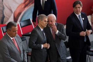 Gafe: vaza áudio de ministro para Lula e direita cai em cima: “Não esquece o Pix”