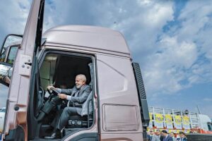 Lula toma medidas em prol dos caminhoneiros: “Movem o país”