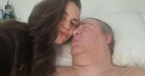 Grávida, filha relembra últimos momentos de Gerson Brenner: ‘Felicidade de ser avô’