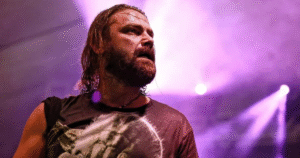 Quem é o cantor de rock preso após condenação por estupro em SC