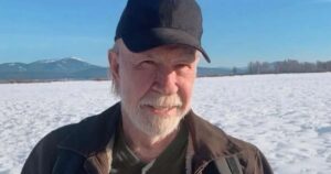 Morre Chuck Norris: Família confirma partida do astro das artes marciais aos 86 anos