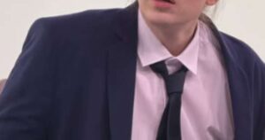 Famoso recebe acusações gravíssimas de ex-namorada: ‘Eu era apenas uma menina’