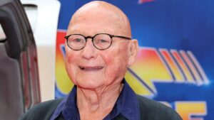 Morre James Tolkan, ator de “De Volta Para o Futuro”, aos 94 anos