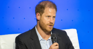 Mensagens vazadas entregam affair de Príncipe Harry com jornalista britânica: ‘Fim de semana cheio de travessuras’