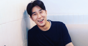 Deserdado pelo pai: filho de Jackie Chan é cantor e se envolveu com drogas