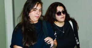 Filha de Gerson Brenner e Denize Taccto, Vica Brenner chora morte do pai famoso em velório do ator, ícone dos anos 1990