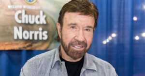 LUTO! Chuck Norris sobreviveu a dois infartos seguidos antes da morte no Havaí