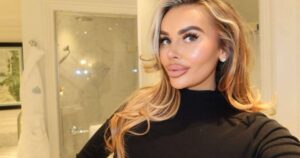 Influencer é criticada após publicar fotos ao lado do caixão da filha