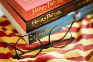 Livraria cria campanha para “destruir” livro de Harry Potter; entenda