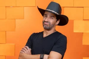 Alberto Cowboy se descuida no banho e protagoniza cena íntima no BBB 26