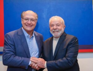 Lula confirma Geraldo Alckmin como vice em chapa à reeleição; VEJA