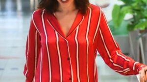 Aos 30 anos, atriz do remake de ‘Vale Tudo’ rouba a cena com look ‘diferentão’ em aeroporto