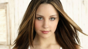 Amanda Bynes reaparece após perder 14 kg; veja o antes e depois