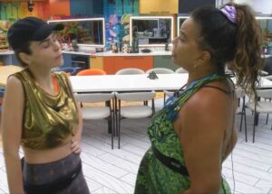 BBB26: Ana Paula Renault e Solange Couto brigam na cozinha do reality show