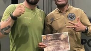 Aos 51 anos, ex-lutador aposenta e se prepara para virar policial