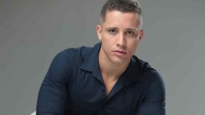 Influenciador é morto por idoso de 81 anos após invadir casa no Paraná