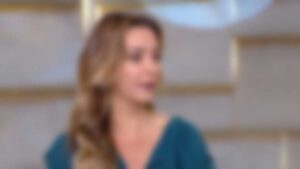 Atriz comunica problema de saúde e cancela agenda às pressas: “Acordei muito mal!”