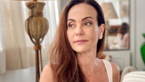 Flávia Monteiro é internada após acidente doméstico e passará por cirurgia