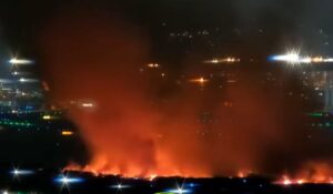 Avião faz pouso de emergência em Guarulhos após turbina explodir