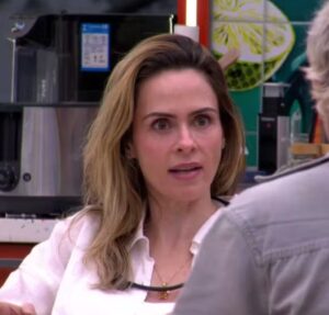 Pai de Ana Paula Renault segue internado e tem estado de saúde atualizado