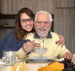 Esposa de Carlos Alberto de Nóbrega faz desabafo sobre estado de saúde do marido: Eu, como médica também, achei por bem interná-lo