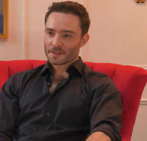 Ed Westwick, astro de Gossip Girl, comemora um ano de idade do filho