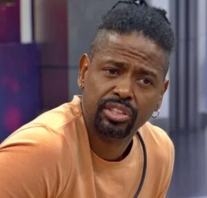 Leandro Boneco retorna para a casa do BBB26 após passar mal