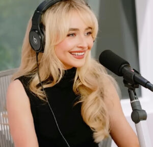 Sabrina Carpenter encanta ao surgir usando camisa do Brasil: Barulhento, apaixonado e perfeito