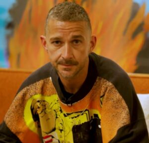 Shia LaBeouf é flagrado andando de cueca pelo saguão de hotel na Itália