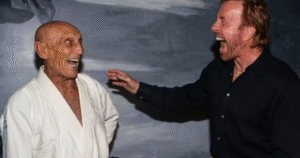 Chuck Norris já lutou jiu-jítsu com a família Gracie do RJ e foi ‘apagado’; saiba detalhes