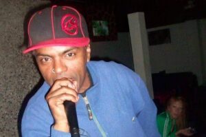Pioneiro do rap argentino é encontrado enterrado no quintal de casa
