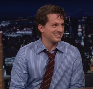 Charlie Puth anuncia nascimento do primeiro filho e revela nome do bebê