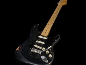 Guitarra usada membro do Pink Floyd é vendida por valor absurdo e bate recorde; VEJA