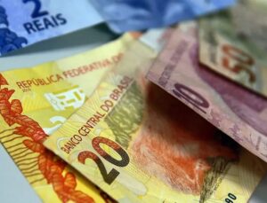 Rússia atrai estudantes para operar drones na Ucrânia em troca de dinheiro