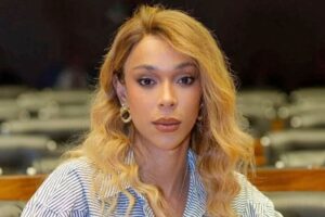 Erika Hilton manda ‘machões’ calarem a boca após aprovação de lei