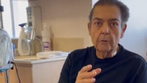 Faustão reaparece em cadeira de rodas e imagem repercute