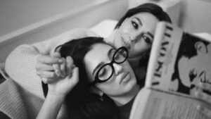 Filha caçula de musa italiana e ator francês estreia na capa da Vogue aos 15 anos