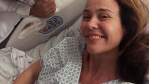 Atriz de Chiquititas, Flavia Monteiro abre o coração após passar por cirurgia