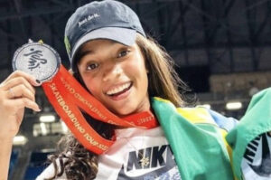 Rayssa Leal aparece ao lado de namorada em primeira foto juntas; VEJA!