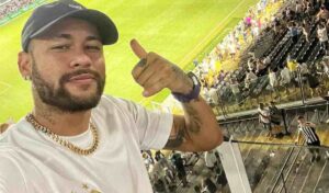 Torcida pede Neymar durante jogo do Brasil; assista!