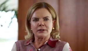 Gleisi Hoffmann deixa o governo Lula e explica decisão