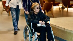 Aos 91, atriz da Globo está afastada das novelas há anos e vive no Rio de Janeiro após a morte do marido