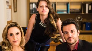 Aos 51 anos, atriz afastada da TV pertence a uma das famílias mais tradicionais da elite carioca