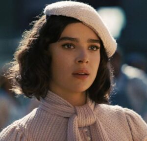 Hailee Steinfeld anuncia nascimento da primeira filha