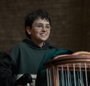 Surpresa! Produção da série de Harry Potter divulga trailer de bastidores para a Páscoa