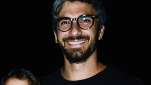 Ex-marido de Deborah Secco, Hugo Moura revela que se casou de novo: ‘Feliz’